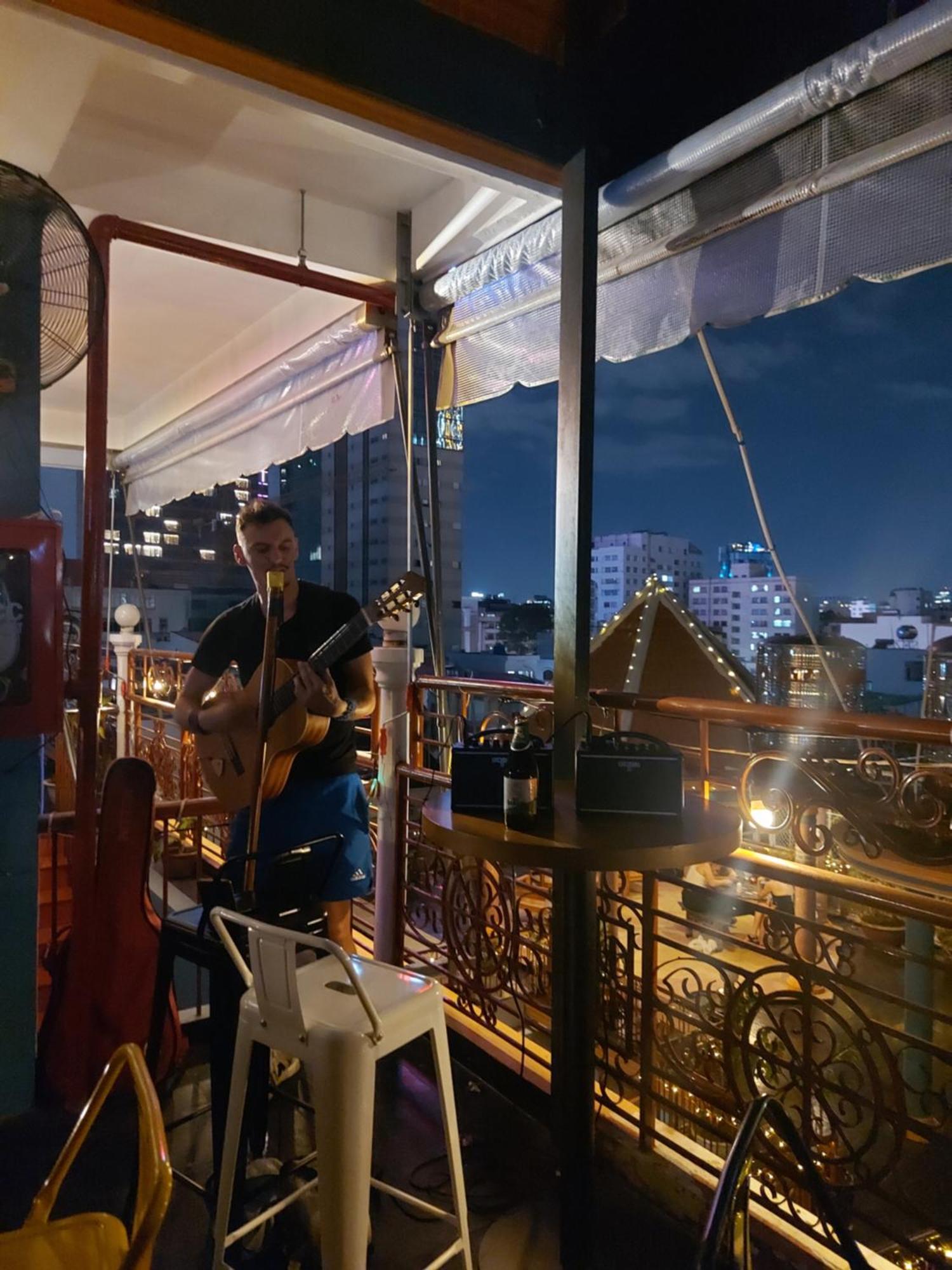 Saigon Rooftops Hostel Ho Chi Minh City Exterior photo