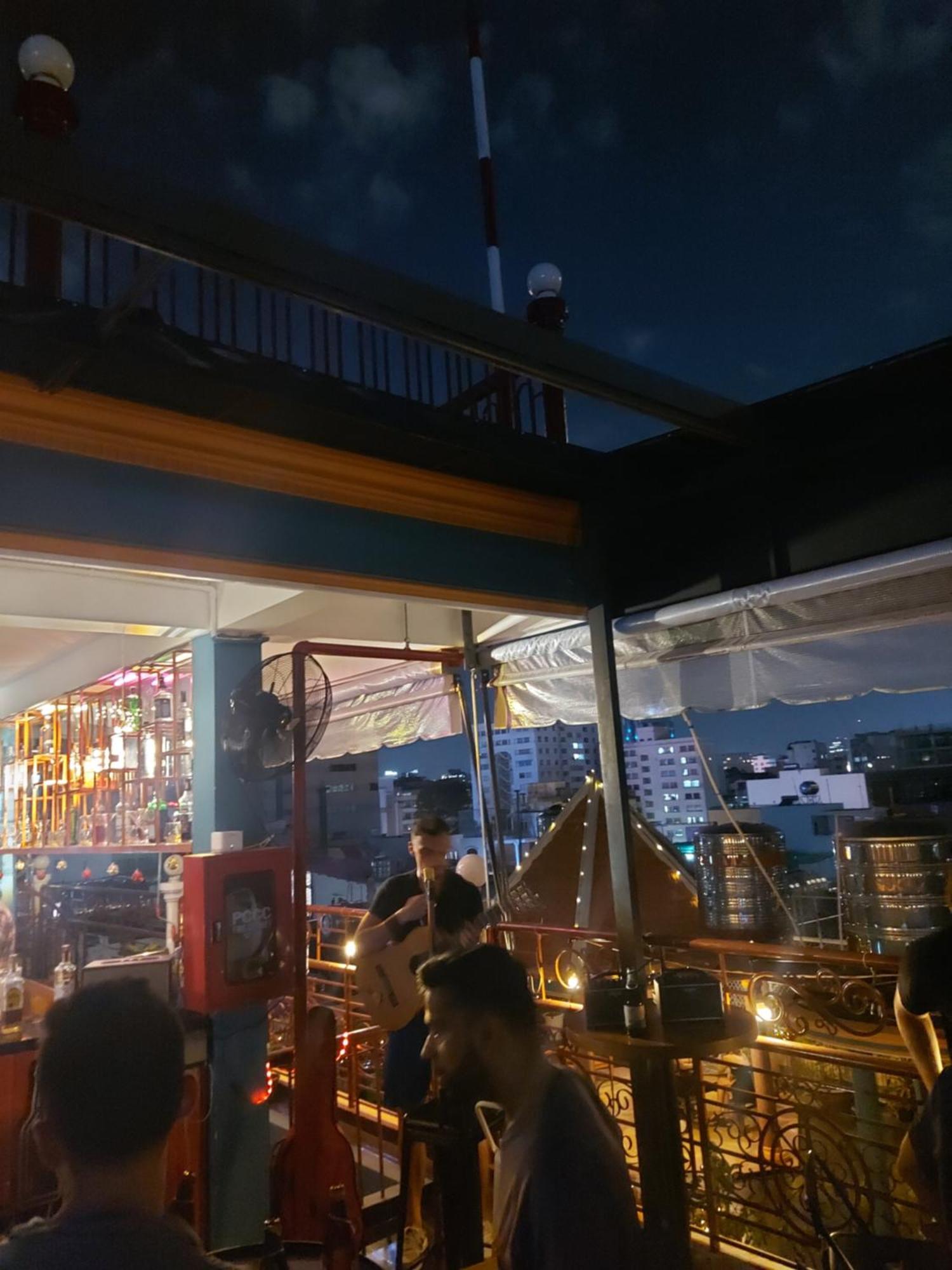 Saigon Rooftops Hostel Ho Chi Minh City Exterior photo