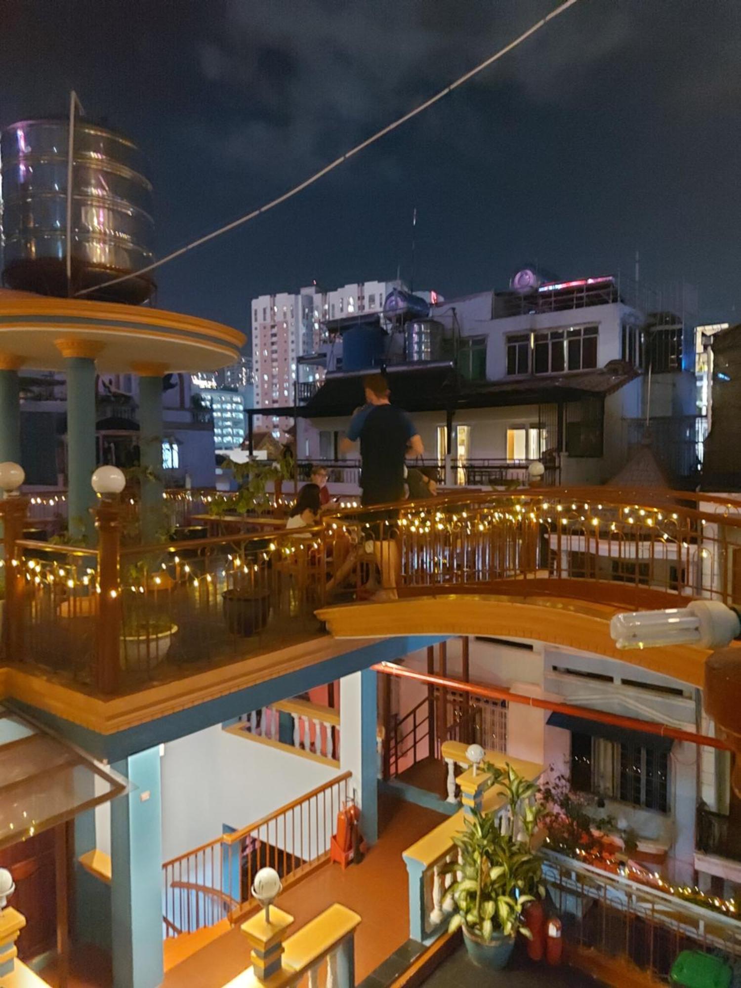 Saigon Rooftops Hostel Ho Chi Minh City Exterior photo